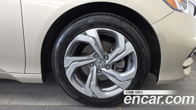 Honda Accord (X) 1.5 Turbo 2018 — фото 21