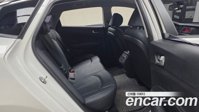 Kia K5 (II) 2.0 MX Style Edition 2018 — фото 11
