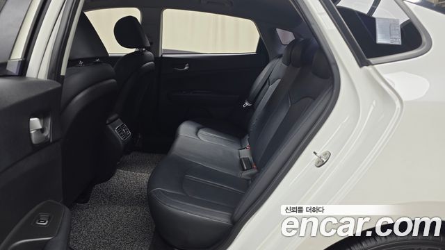 Kia K5 (II) 2.0 MX Style Edition 2018 — фото 12