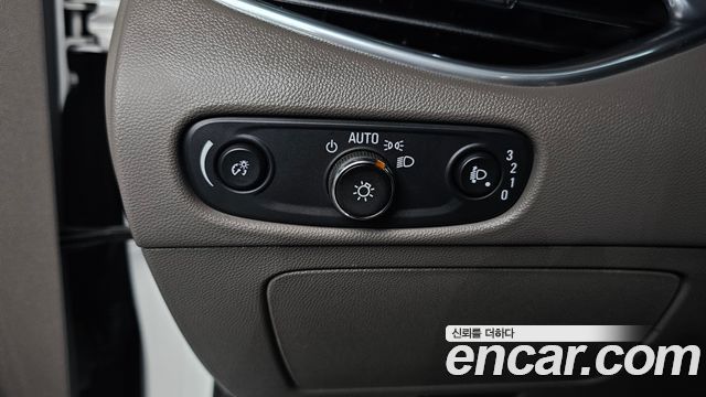 Chevrolet Malibu 2.0 Turbo LTZ Premium 2017 — фото 13