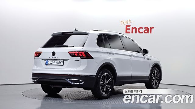 Volkswagen Tiguan (II) 2.0 TDI 4-Motion Premium 2021 — фото 2