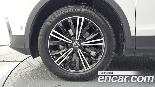 Volkswagen Tiguan (II) 2.0 TDI 4-Motion Premium 2021 — фото 5