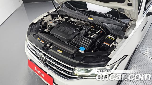 Volkswagen Tiguan (II) 2.0 TDI 4-Motion Premium 2021 — фото 6