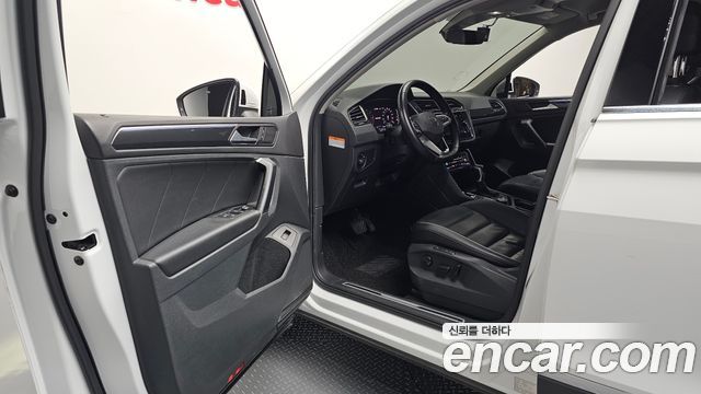 Volkswagen Tiguan (II) 2.0 TDI 4-Motion Premium 2021 — фото 10