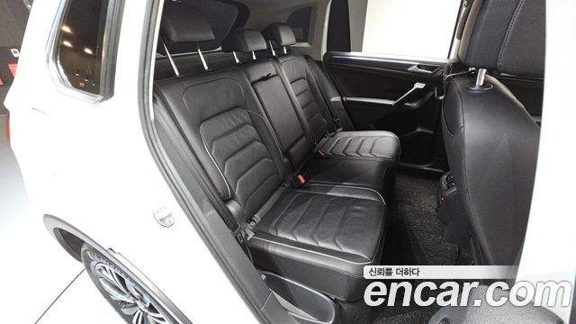 Volkswagen Tiguan (II) 2.0 TDI 4-Motion Premium 2021 — фото 11