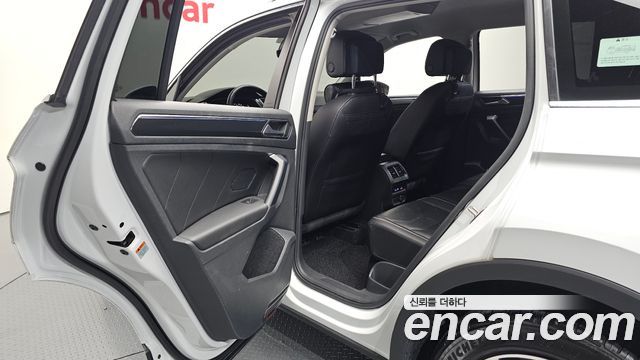 Volkswagen Tiguan (II) 2.0 TDI 4-Motion Premium 2021 — фото 12