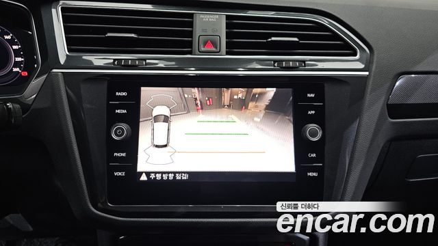 Volkswagen Tiguan (II) 2.0 TDI 4-Motion Premium 2021 — фото 15