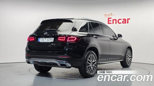 Mercedes-Benz GLC-Class (X253) GLC300e 4MATIC 2021 — фото 2