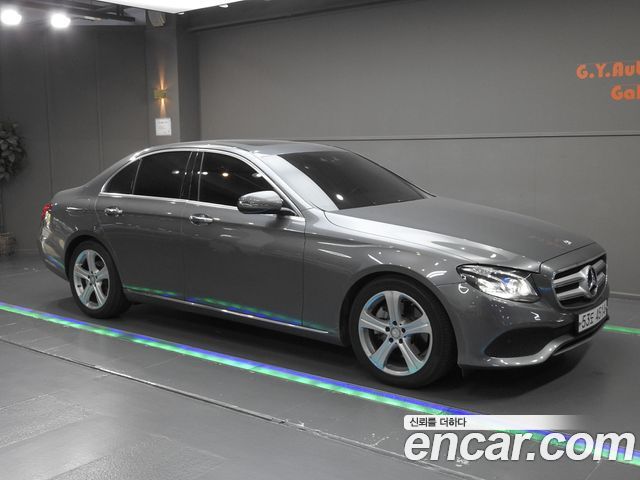 Mercedes-Benz E-Class (W213) E220d Avantgarde 2017 — фото 1