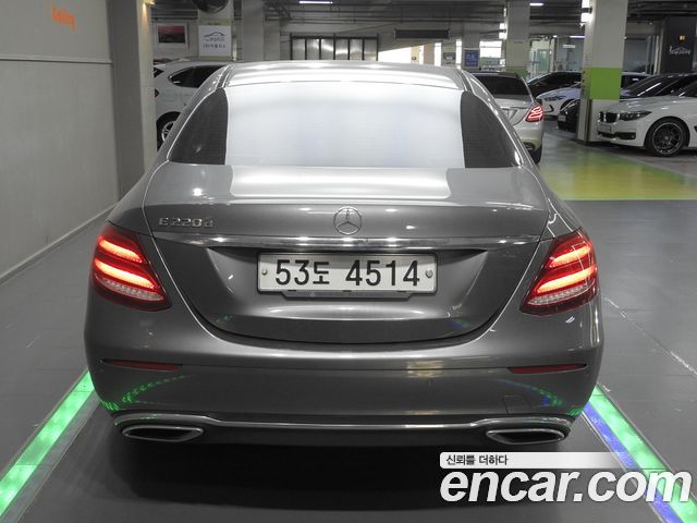 Mercedes-Benz E-Class (W213) E220d Avantgarde 2017 — фото 4