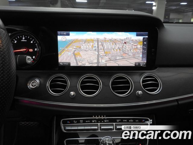 Mercedes-Benz E-Class (W213) E220d Avantgarde 2017 — фото 16