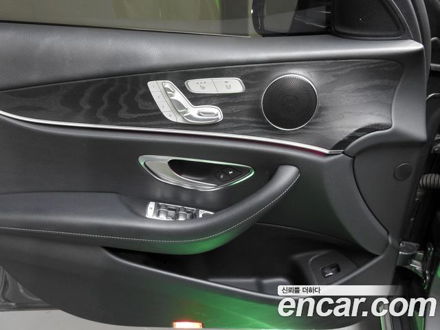Mercedes-Benz E-Class (W213) E220d Avantgarde 2017 — фото 20