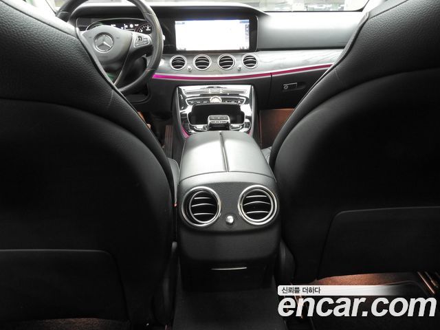Mercedes-Benz E-Class (W213) E220d Avantgarde 2017 — фото 23