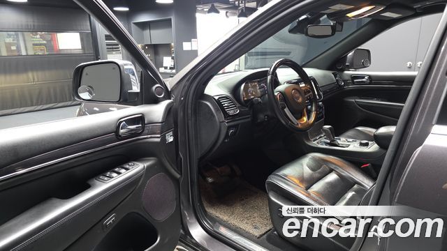 Jeep Grand Cherokee 3.6 Overland WK2 2020 — фото 10