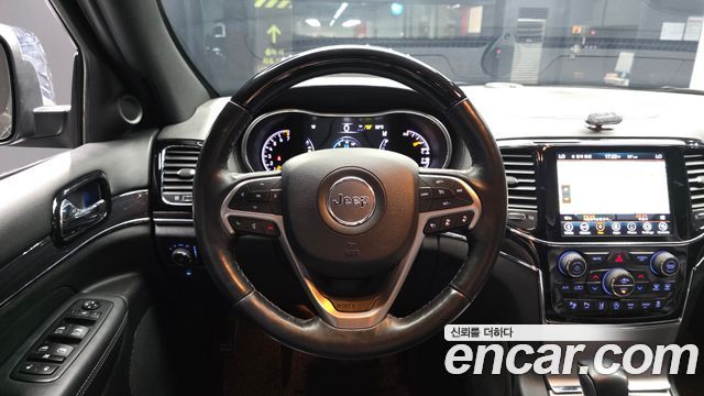 Jeep Grand Cherokee 3.6 Overland WK2 2020 — фото 13