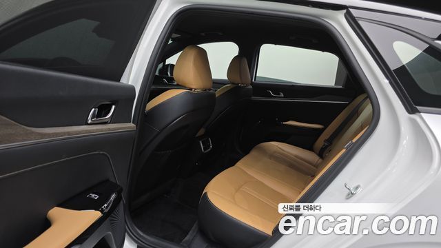 Kia K5 (III) 1.6 Turbo Noblesse 2023 — фото 17