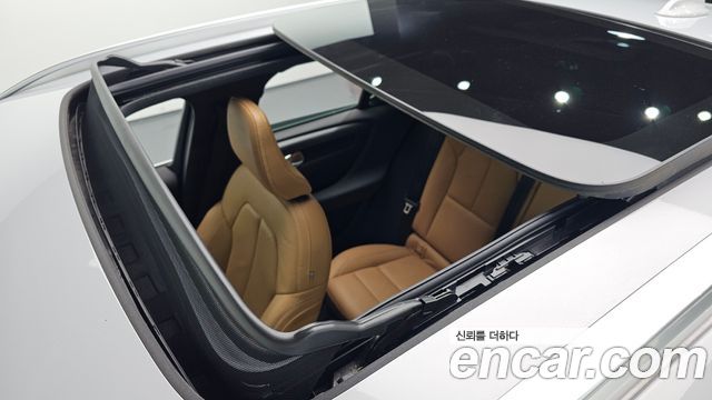 Volvo XC40 B4 Inscription 2022 — фото 19