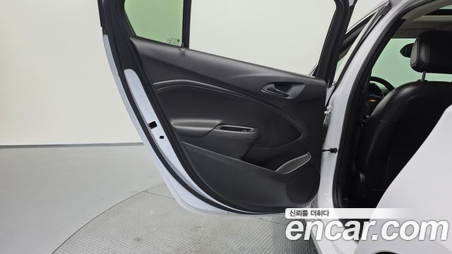 Chevrolet Cruze 1.6 Diesel LTZ 2018 — фото 25