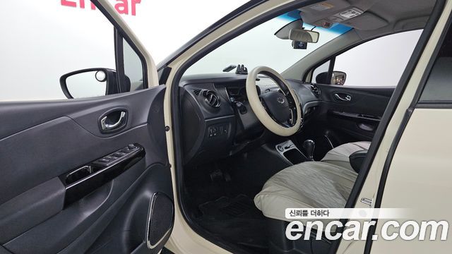Renault Korea QM3 RE 2015 — фото 10