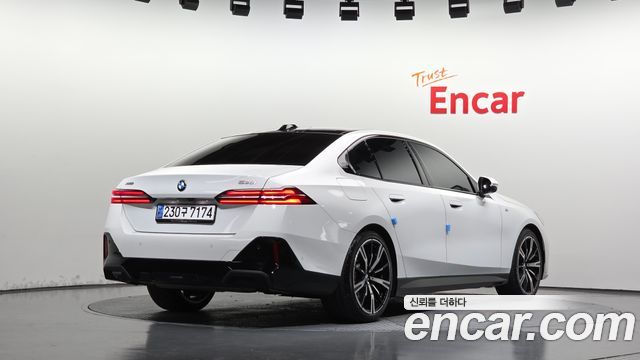 BMW 5 Series (G60) 530i xDrive M Sport 2024 — фото 2