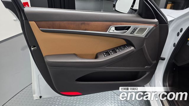 Genesis G80 3.3 GDI AWD Premium Luxury 2019 — фото 24