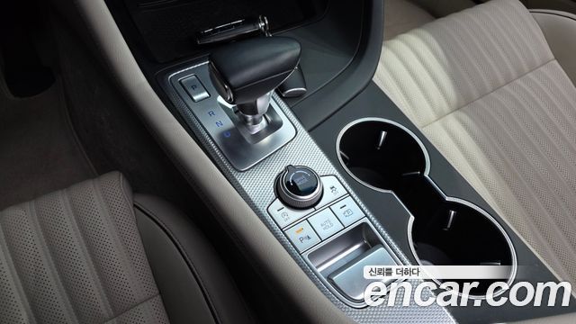 Genesis G70 Gasoline 2.0T 4WD 2021 — фото 9