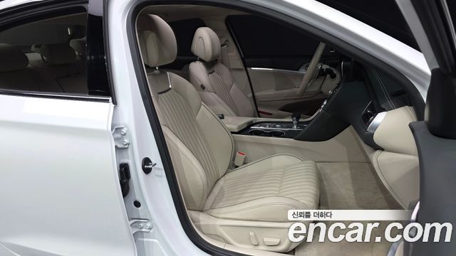 Genesis G70 Gasoline 2.0T 4WD 2021 — фото 15