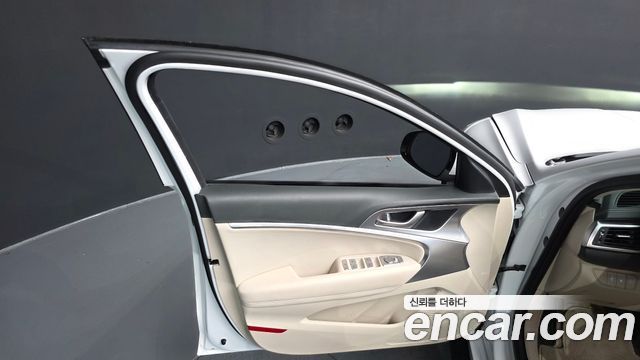 Genesis G70 Gasoline 2.0T 4WD 2021 — фото 30