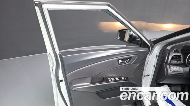 KG Mobility (SsangYong) Tivoli Air Diesel IX 2WD 2016 — фото 24