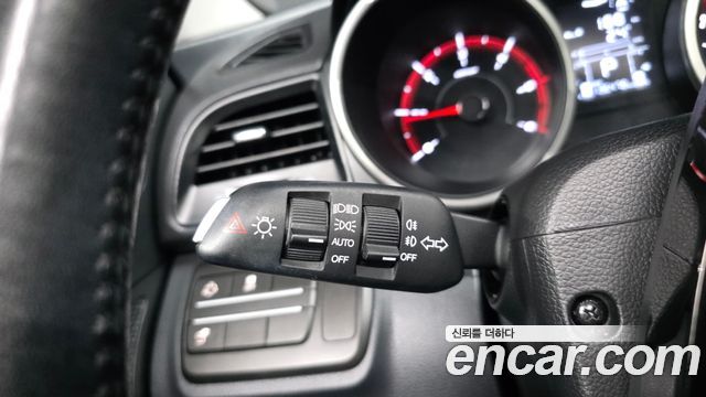 KG Mobility (SsangYong) Tivoli Air Diesel IX 2WD 2016 — фото 36