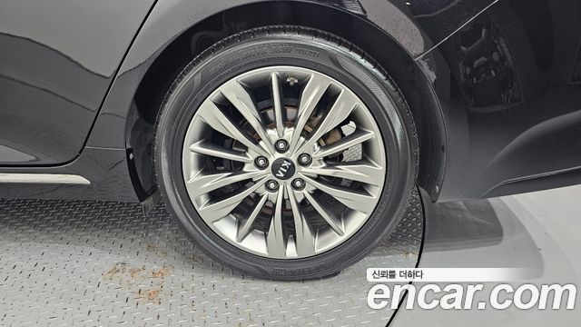 Kia K5 (II) 2.0 Noblesse 2019 — фото 21