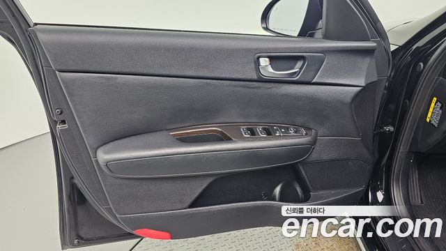 Kia K5 (II) 2.0 Noblesse 2019 — фото 24
