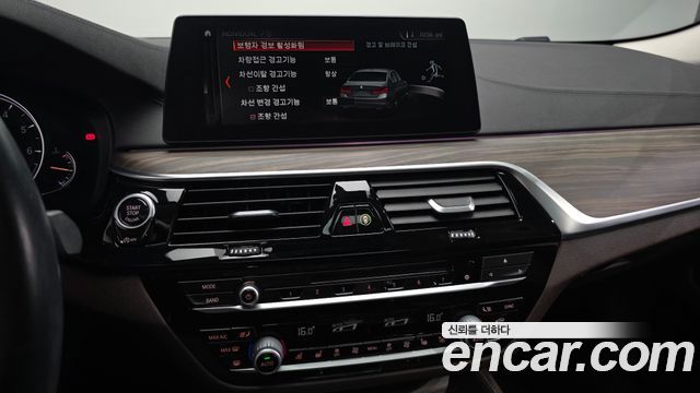 BMW 5 Series (G30) 530i Luxury Plus 2018 — фото 17