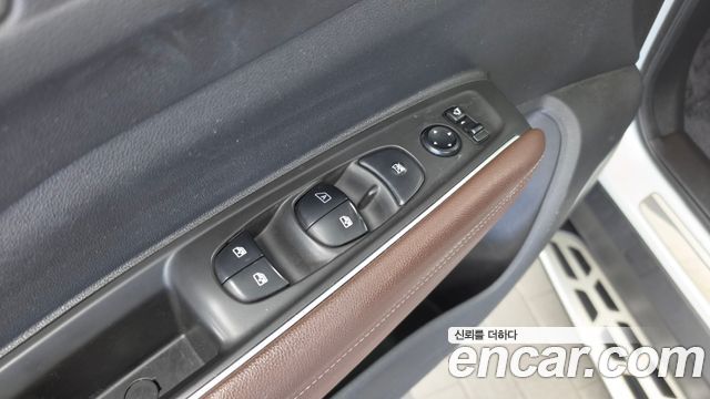 Renault Korea QM6 Diesel 4WD RE Signature 2017 — фото 28