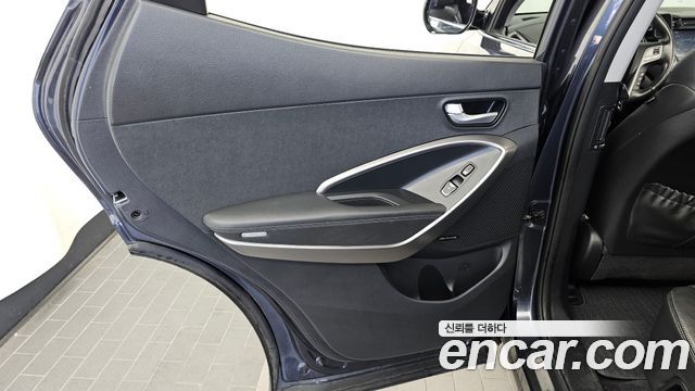 Hyundai Santa Fe (DM) Diesel(e-VGT) 2.0 2WD Premium 2013 — фото 25