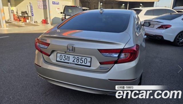 Honda Accord (X) 2.0 Hybrid Touring 2019 — фото 2