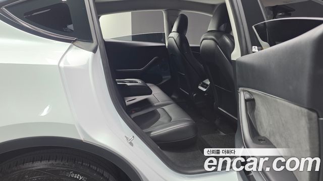 Tesla Model Y RWD 2024 — фото 12