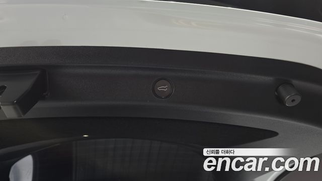 Tesla Model Y RWD 2024 — фото 17