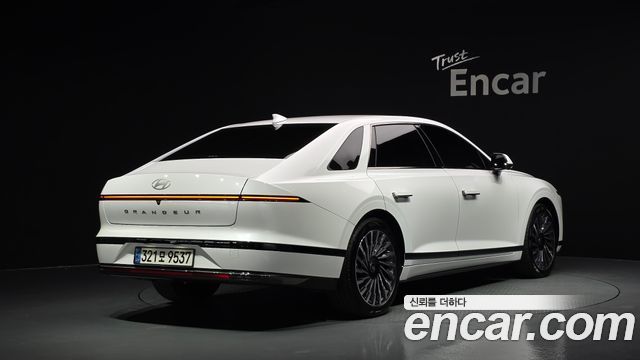 Hyundai Grandeur Hybrid (GN7) Calligraphy 2023 — фото 2