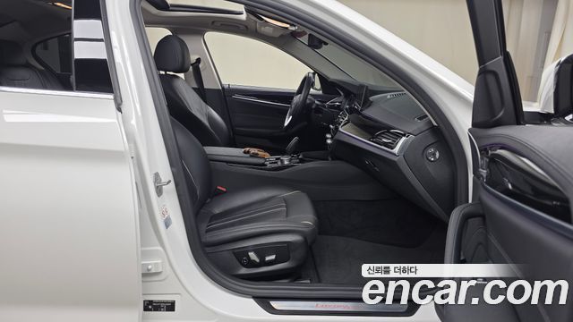 BMW 5 Series (G30) 520i Luxury 2019 — фото 26