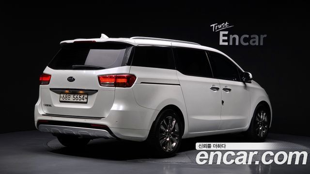 Kia Carnival 9-seater Noblesse 2015 — фото 2