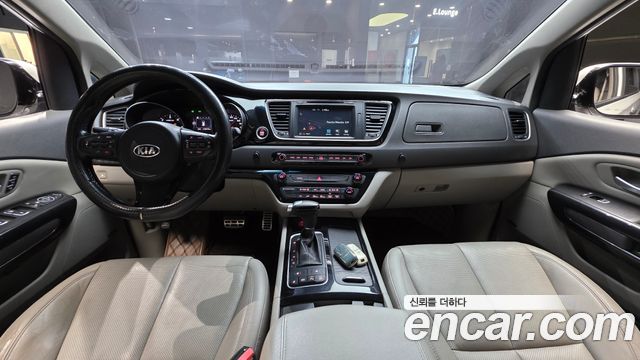 Kia Carnival 9-seater Noblesse 2015 — фото 7