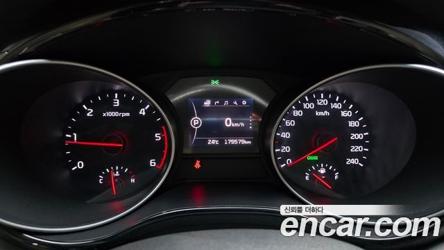 Kia Carnival 9-seater Noblesse 2015 — фото 8