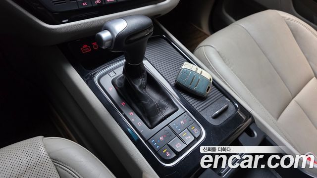 Kia Carnival 9-seater Noblesse 2015 — фото 9