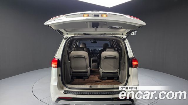 Kia Carnival 9-seater Noblesse 2015 — фото 20