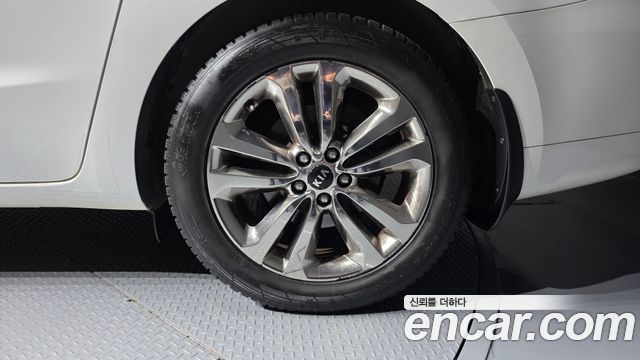 Kia Carnival 9-seater Noblesse 2015 — фото 21