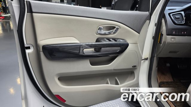 Kia Carnival 9-seater Noblesse 2015 — фото 24
