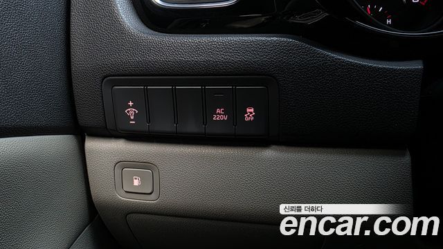 Kia Carnival 9-seater Noblesse 2015 — фото 29