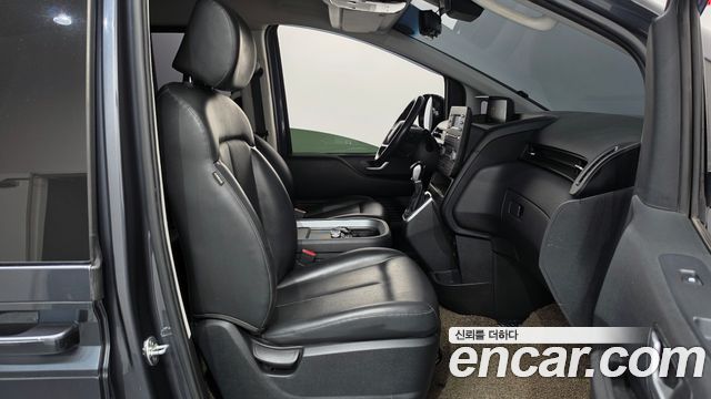 Hyundai Staria L3.5 Cargo 5-Seater Modern 2022 — фото 26