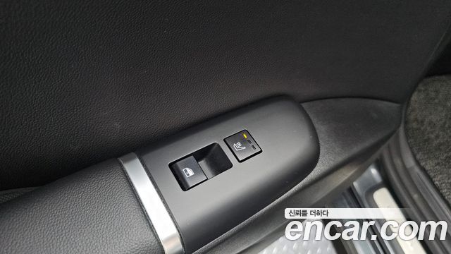Hyundai Grandeur (GN7) 2,5 Gasoline 2WD Premium 2023 — фото 19